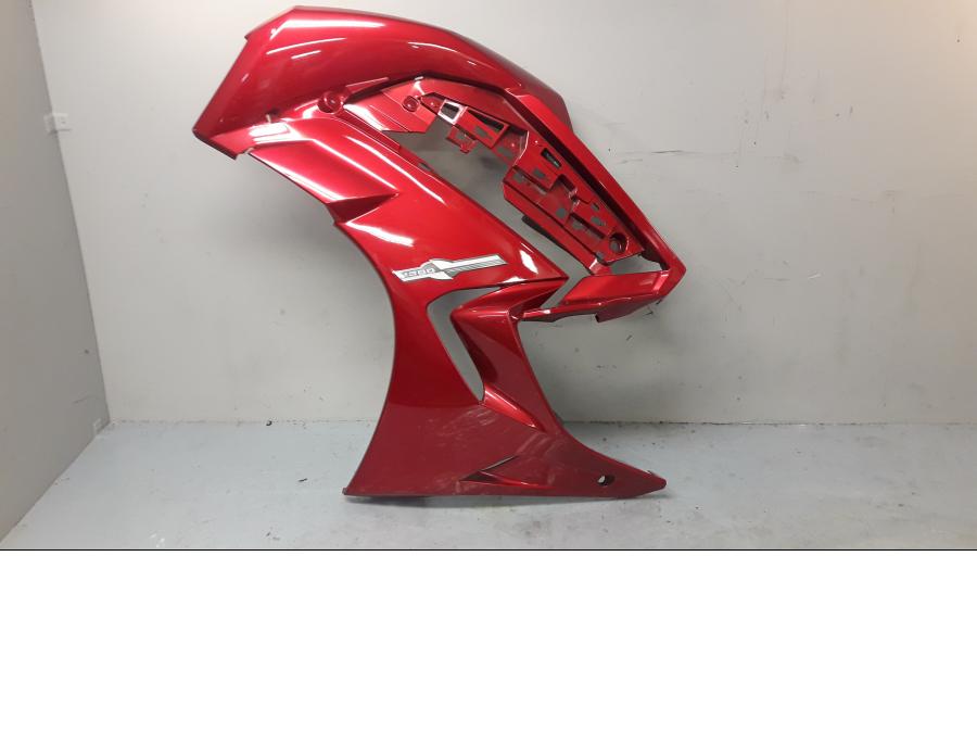 Framsidan på Sidkåpa från en Yamaha FJR 1300 -2005 motorcykel.