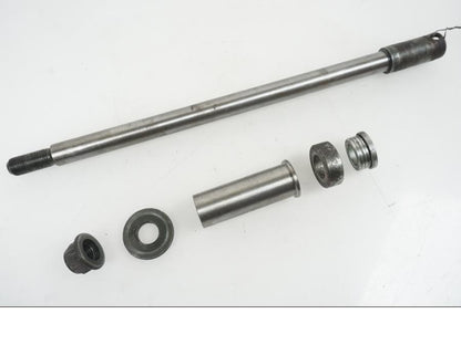 Snett nerifrån på Axel från en Yamaha XJ 900 -1997 motorcykel.