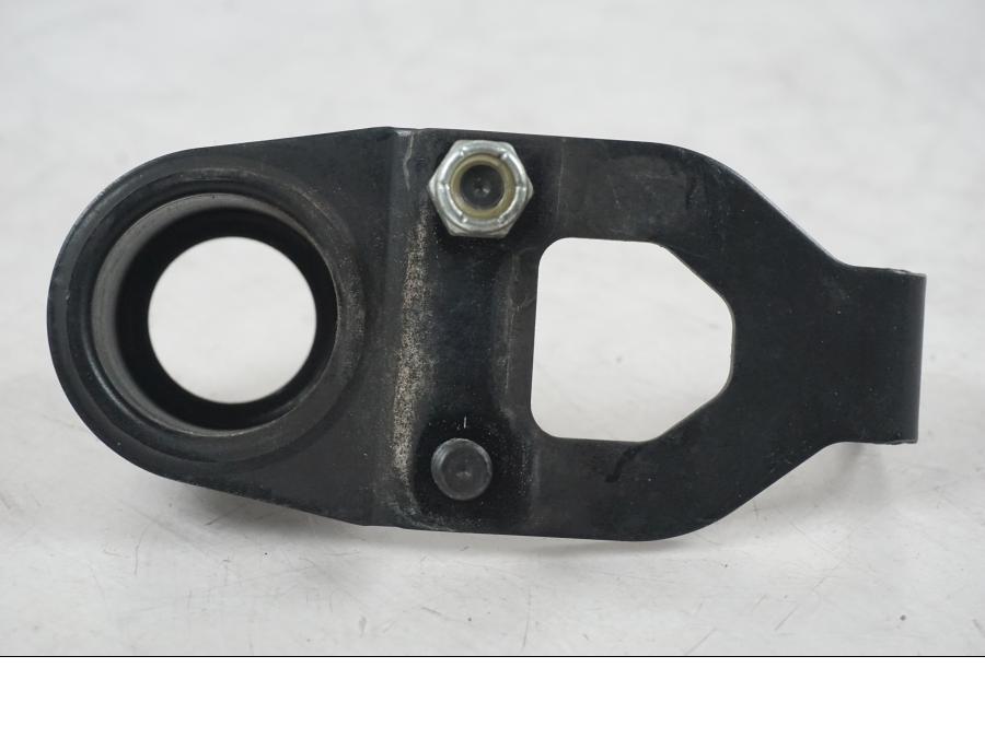 Höger sida på Tändningslåsfäste från en H-D Softail FXCW Rocker -2008 motorcykel.