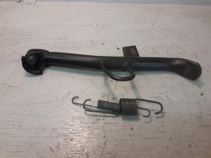 Baksidan på Sidostöd från en Yamaha Cygnus -2007 motorcykel.