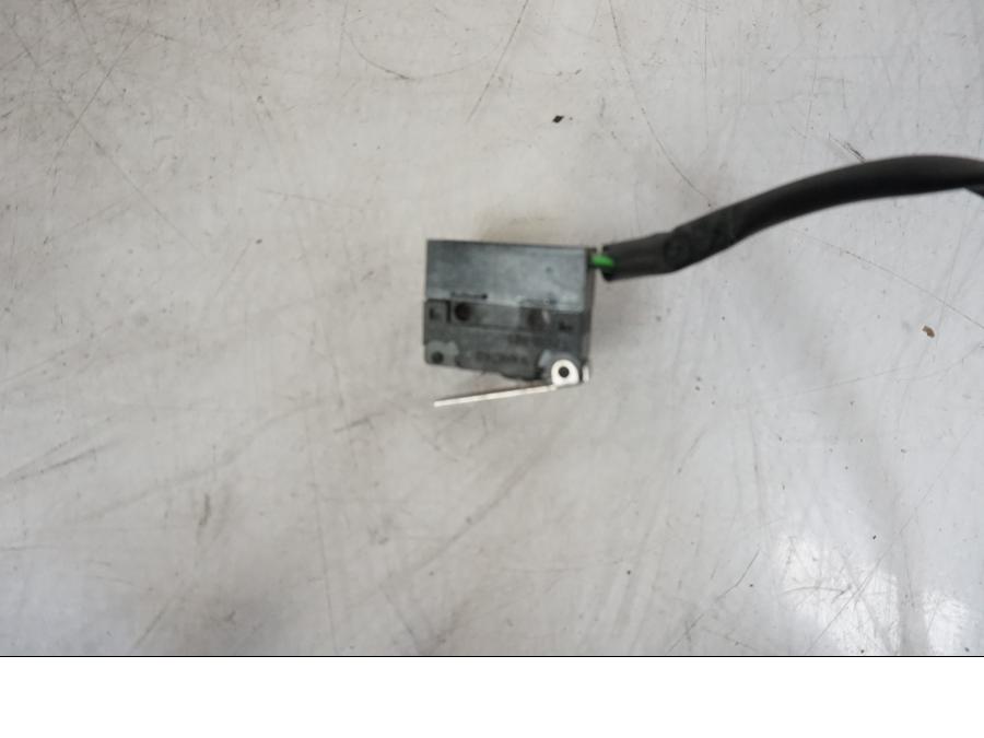 Höger sida på Bromsljuskontakt från en BMW R 1150 GS -2002 motorcykel.