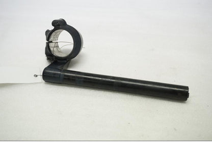 Framsidan på Styre från en Honda CBR 900 RR -1998 motorcykel.