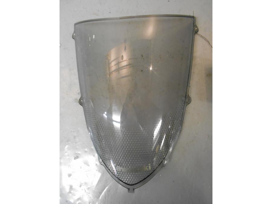 Framsidan på Vindruta från en Kawasaki ZX-10 -2004 motorcykel.