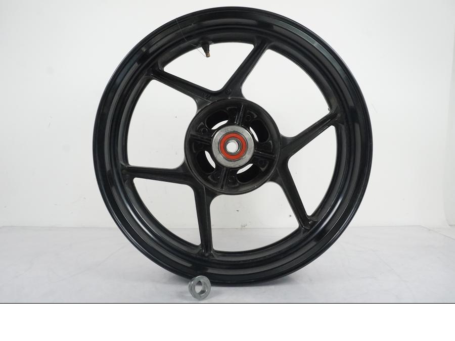 Framsidan på Fälg från en Kawasaki ER-6N ABS -2010 motorcykel.