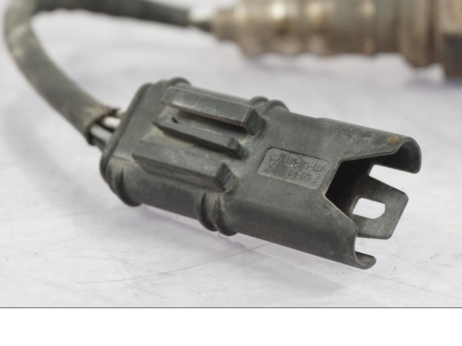 Snett uppifrån på Lambdasond från en BMW R 1200 GS -2005 motorcykel.