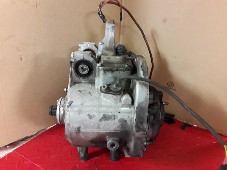 Vänster sida på Växellåda från en BMW K 1200 LT -2006 motorcykel.