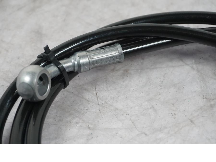 Snett nerifrån på Bromsledning från en Ducati Multistrada V4 -2024 motorcykel.