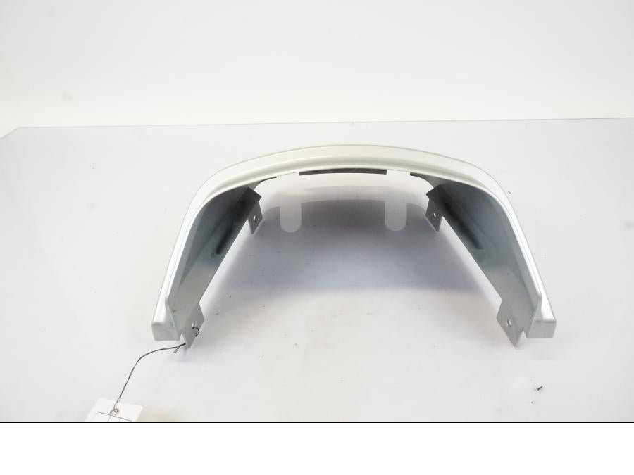 Snett nerifrån på Bakvinge från en BMW R 1150 RS -2003 motorcykel.