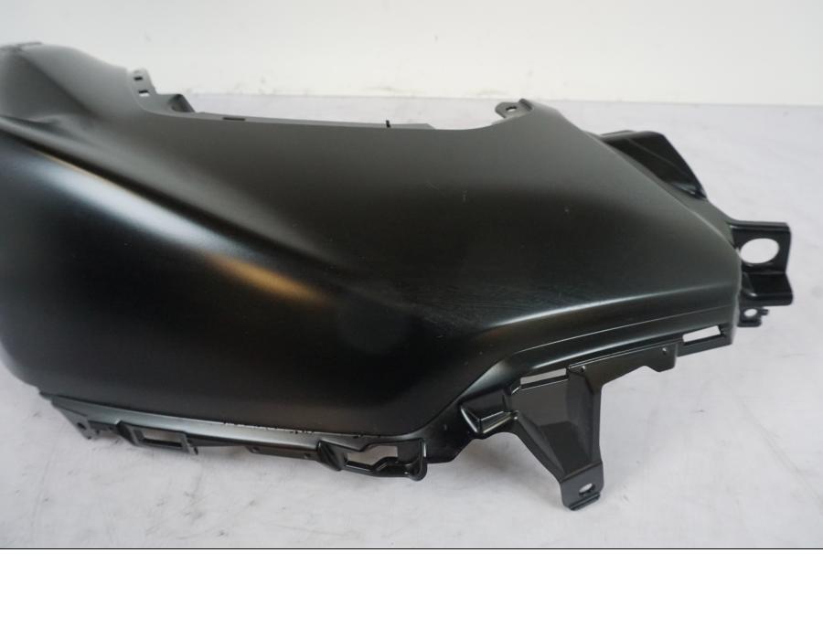 Baksidan på Tankkåpa från en Yamaha MT-07 -2022 motorcykel.