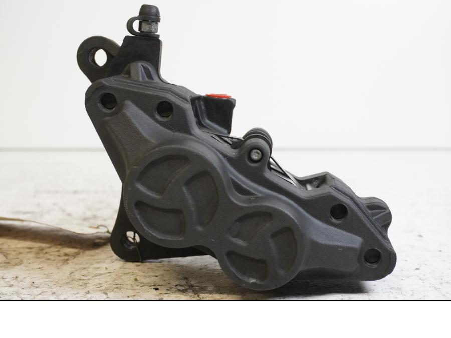 Baksidan på Bromsok från en Triumph Sprint GT -2011 motorcykel.