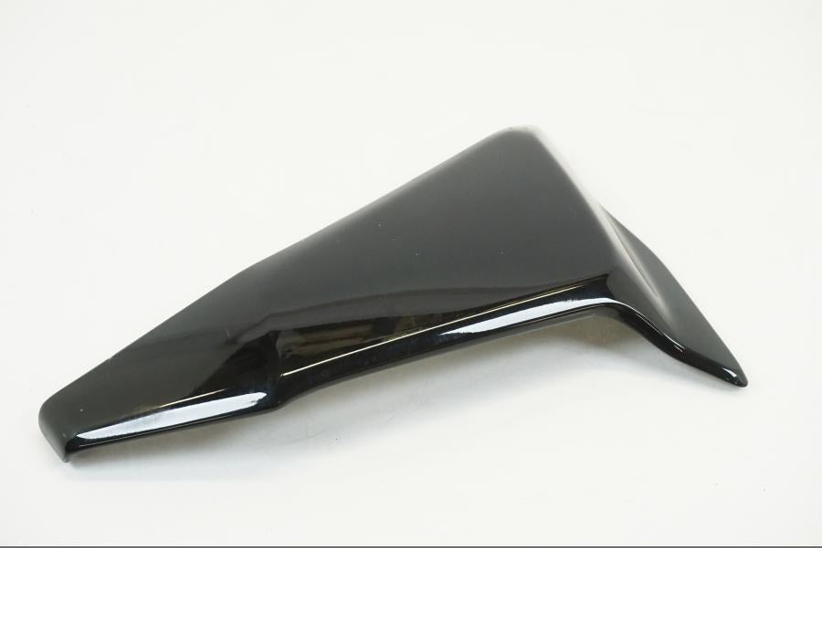 Baksidan på Vattenkylkåpa från en Ducati Hypermotard -2020 motorcykel.