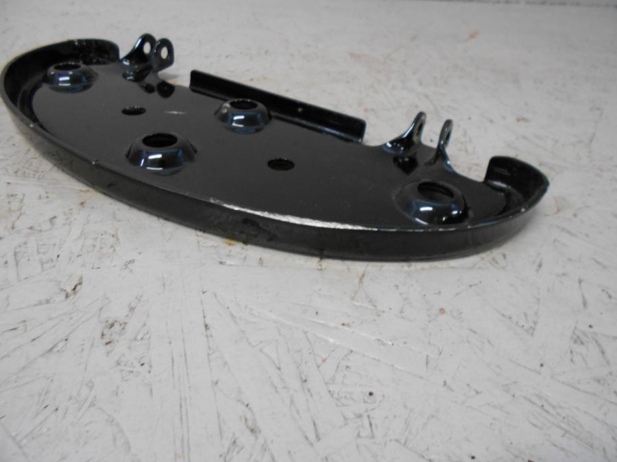 Höger sida på Fotplatta från en H-D Harley diverse -2016 motorcykel.