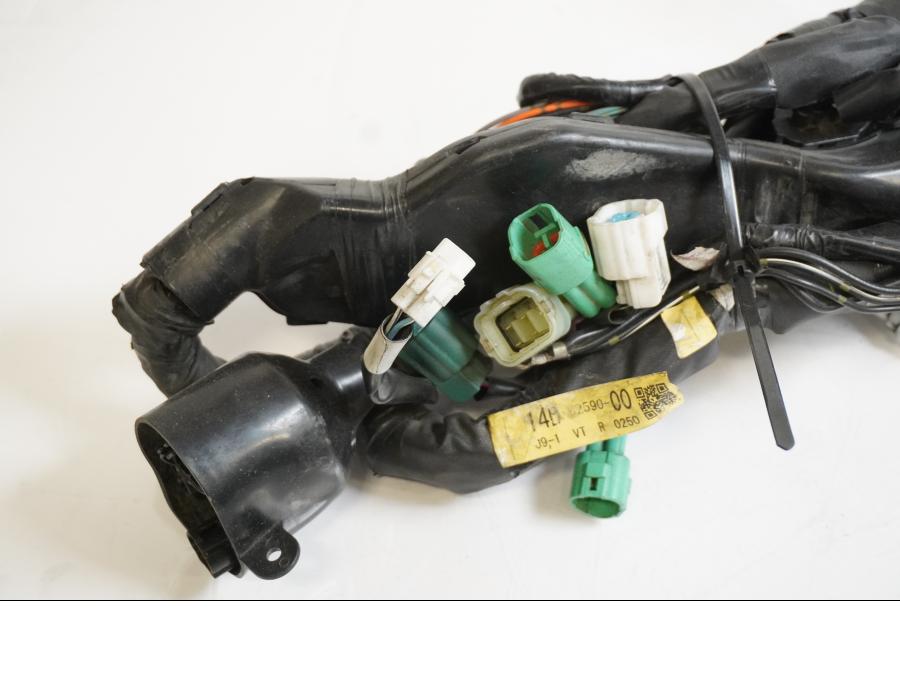 Baksidan på Kabelstam från en Yamaha YZF 1000 R1 -2009 motorcykel.