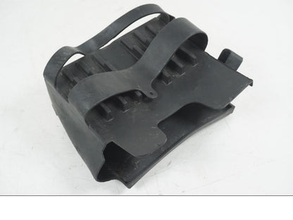 Framsidan på Batterihållare från en Ducati Hyperstrada -2013 motorcykel.