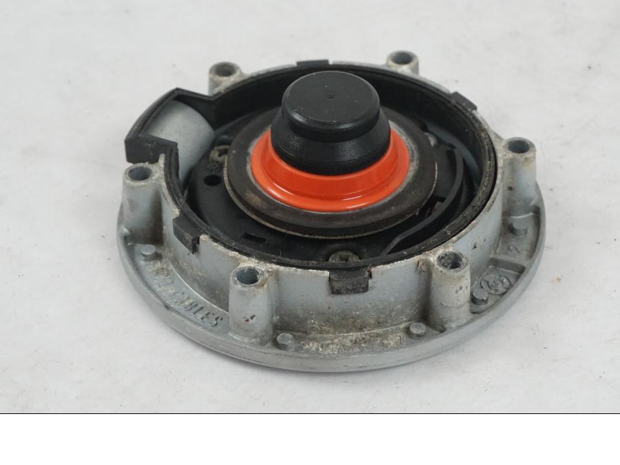 Extrabild1 på <p>Låssats från BMW K 1200 R Sport 2007.</p>

<p>1st nyckel och en plastkopia, sadellås, tanklock, tändningslås (saknas plastbit vid en av kontakterna).</p> motorcykel.