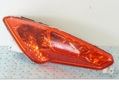 Framsidan på Baklampa från en Yamaha X-Max 250 -2016 scooter.