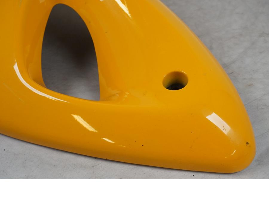 Baksidan på Toppkåpa från en Suzuki SV 650 -1999 motorcykel.