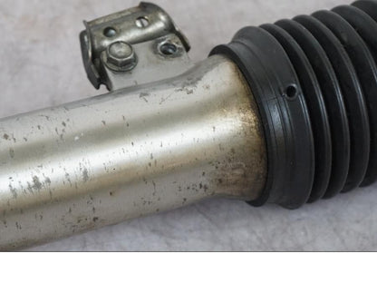 Snett uppifrån på Gaffelben från en Honda XL 125 R -1998 motorcykel.