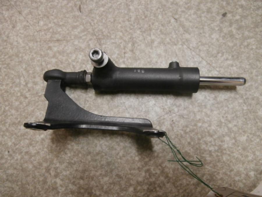 Framsidan på Styrdämpare från en Triumph Daytona 675 -2009 motorcykel.