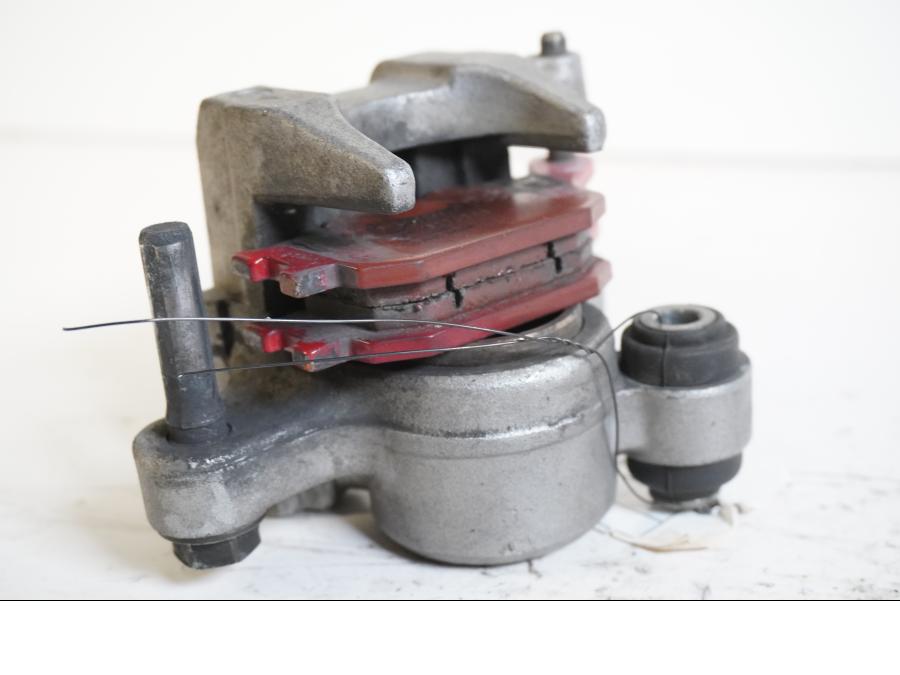 Höger sida på Bromsok från en Honda CBR 900 RR -1999 motorcykel.