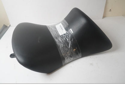 Vänster sida på Sadel från en BMW R 1200 GS -2013 motorcykel.