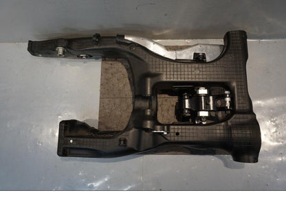 Höger sida på Sving från en Yamaha V-Max 1700 -2010 motorcykel.