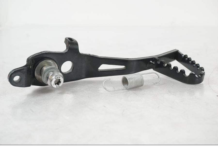 Baksidan på Bromspedal från en BMW R 1250 GS -2021 motorcykel.