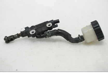 Framsidan på Bromshuvudcylinder från en Yamaha TDM 900 -2002 motorcykel.