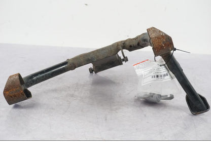 Extrabild5 på Centralstöd från en Suzuki GSF 1250 -2010 motorcykel.