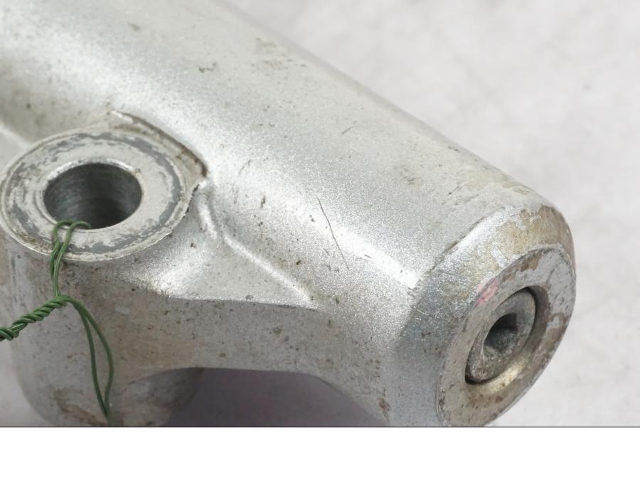 Höger sida på Gaffelben från en Honda ANF 125 -2009 motorcykel.