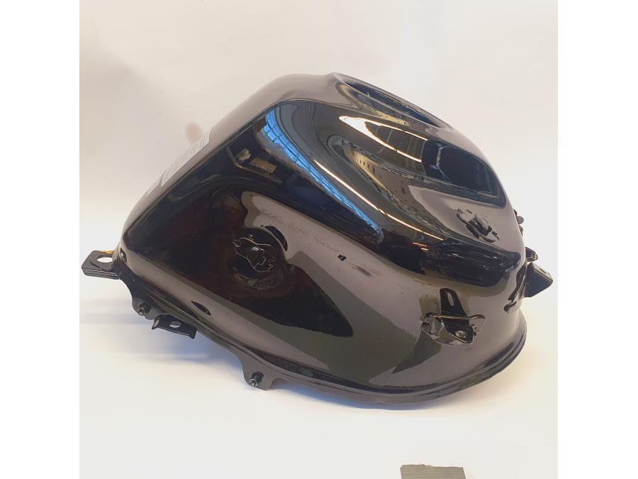 Framsidan på Bensintank från en KTM 390 Duke -2021 motorcykel.