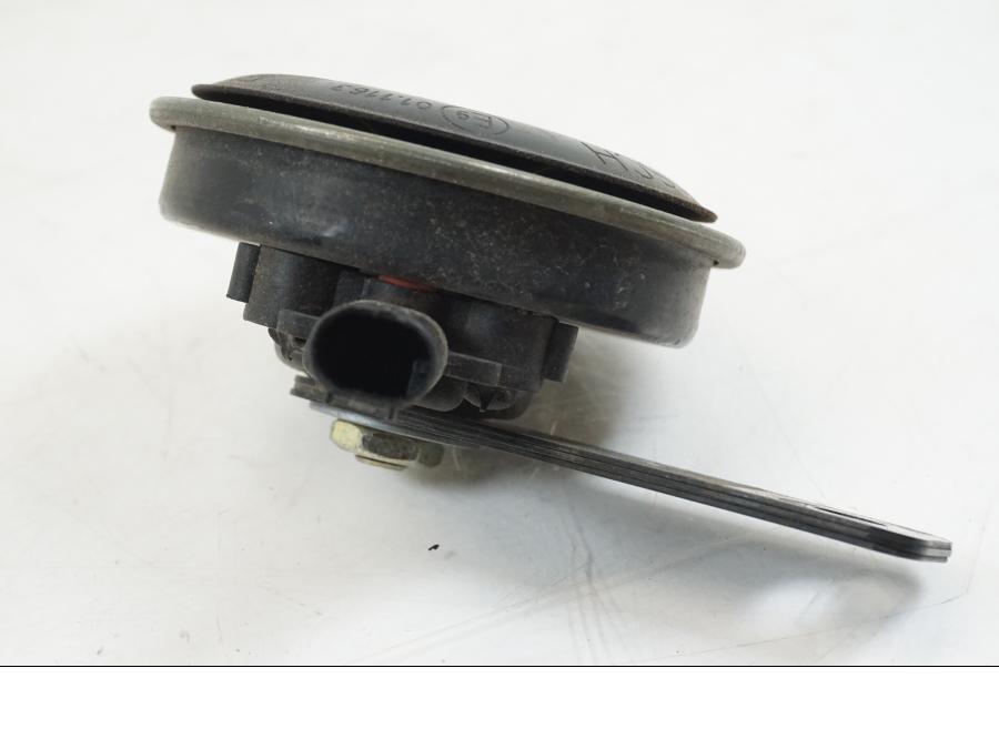 Vänster sida på Signalhorn / Tuta från en BMW F 650 CS -2003 motorcykel.