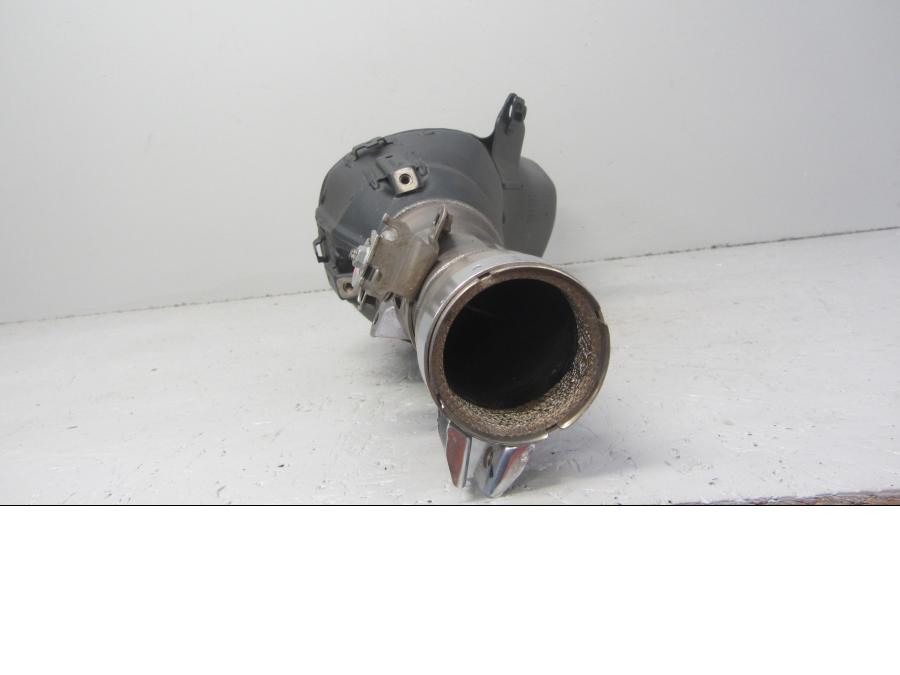 Höger sida på Ljuddämpare från en Yamaha FZ-1 N -2012 motorcykel.