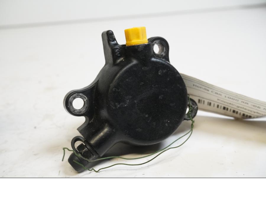 Framsidan på Kopplingslavcylinder från en Honda CBR 1000 RR -2006 motorcykel.