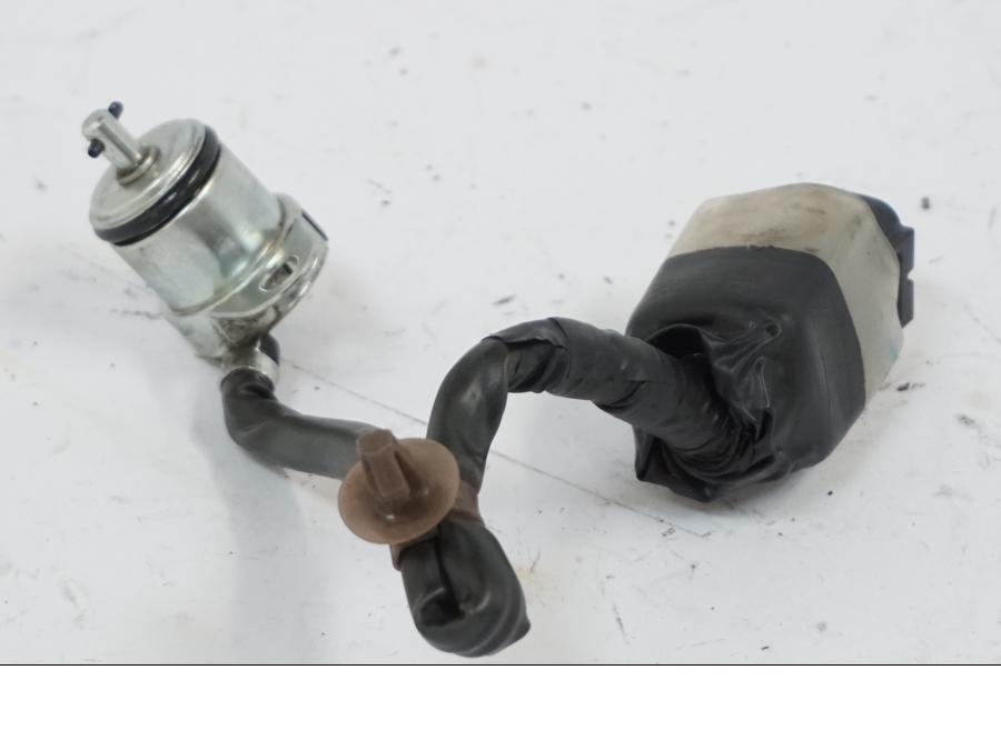 Vänster sida på Växellådsgivare från en Honda CB 650 R -2019 motorcykel.