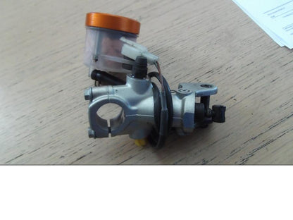 Baksidan på Bromshuvudcylinder från en KTM RC8 -2013 motorcykel.