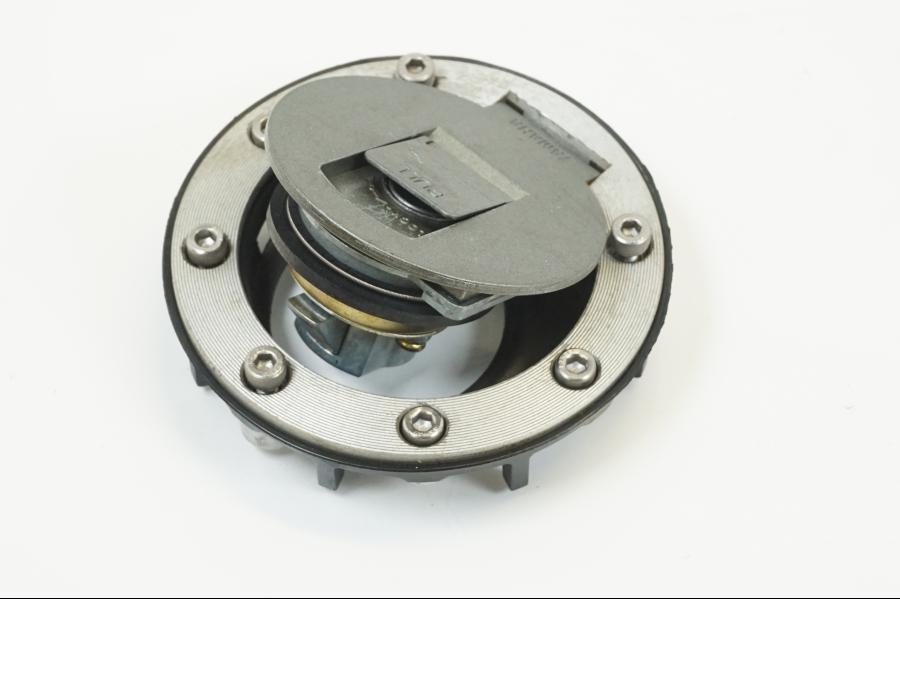 Baksidan på Låssats från en Yamaha YZF R6 -1999 motorcykel.