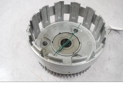 Vänster sida på Kopplingskorg från en Ducati Multistrada 1260 -2020 motorcykel.