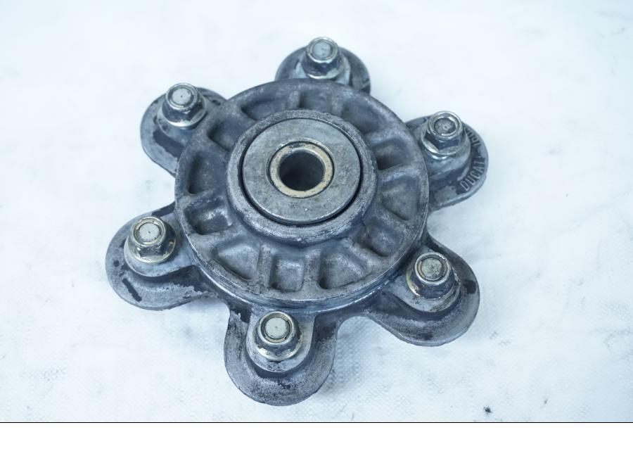 Framsidan på Drevfäste från en Ducati 750 SS -1995 motorcykel.