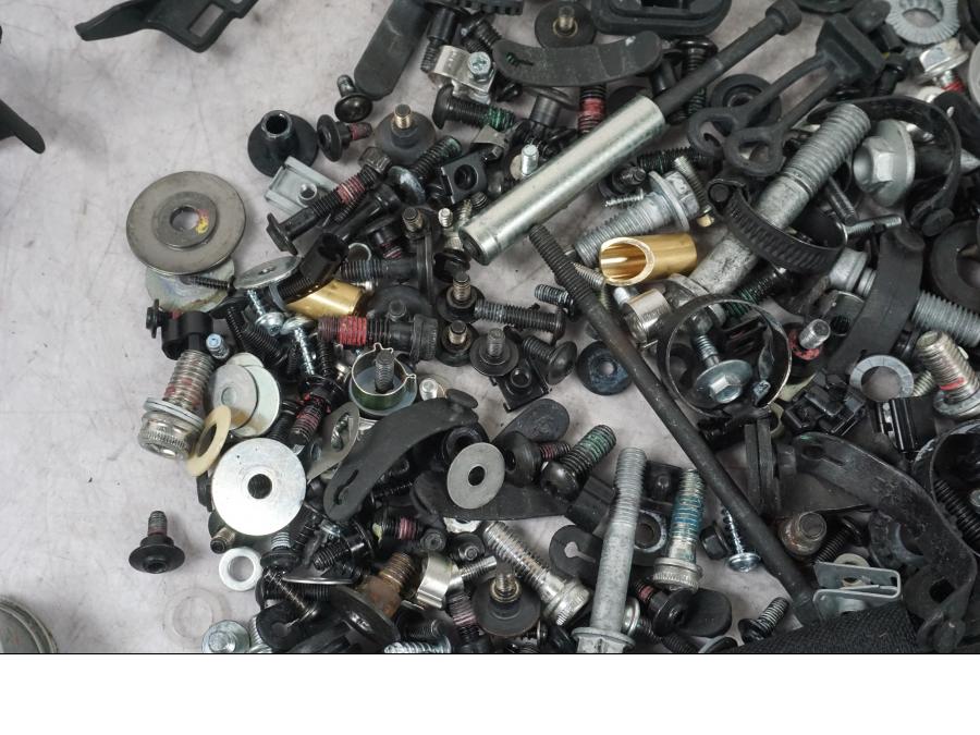 Extrabild1 på Skruv / Mutter etc från en Ducati Multistrada V4 -2024 motorcykel.