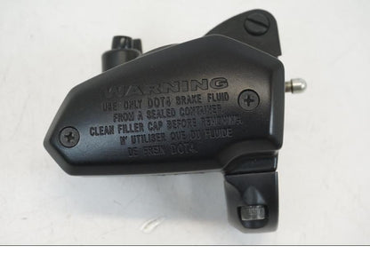 Höger sida på Bromshuvudcylinder från en Kawasaki ER-6F -2016 motorcykel.