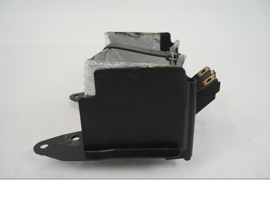 Baksidan på Batterihållare från en Yamaha YZF 1000 R1 -2007 motorcykel.