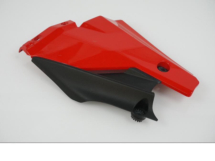 Baksidan på Kylarvinge från en Ducati Streetfighter 1098 -2010 motorcykel.