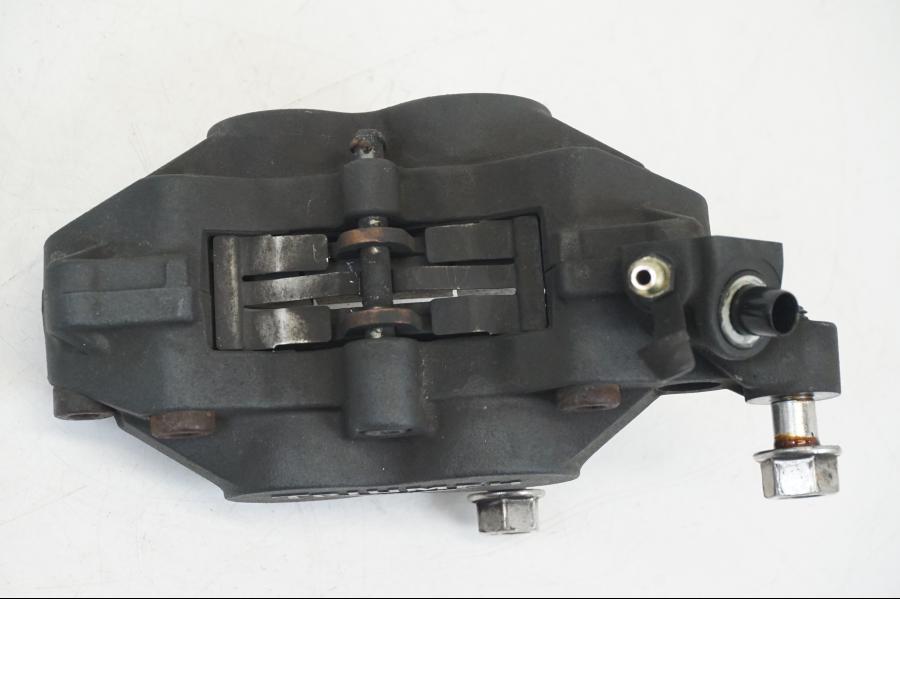 Baksidan på Bromsok från en Triumph TT 600 -2002 motorcykel.