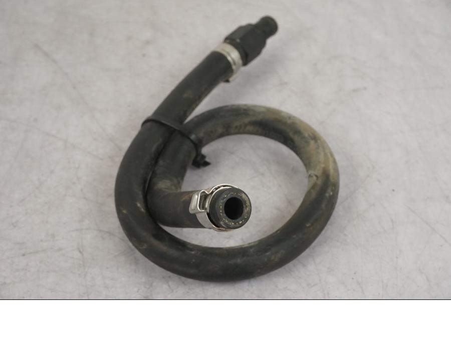 Baksidan på Bensinledning från en KTM 1290 Super Adventure R -2018 motorcykel.