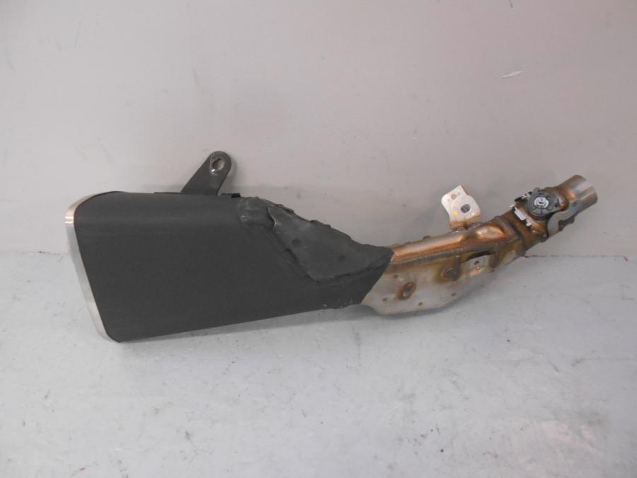 Framsidan på Ljuddämpare från en Kawasaki Z 800 -2016 motorcykel.