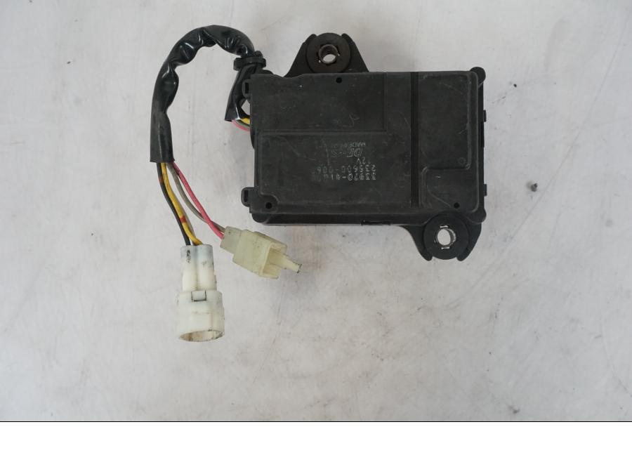 Baksidan på Avgasspjällmotor från en Suzuki GSX-R 1000 -2005 motorcykel.