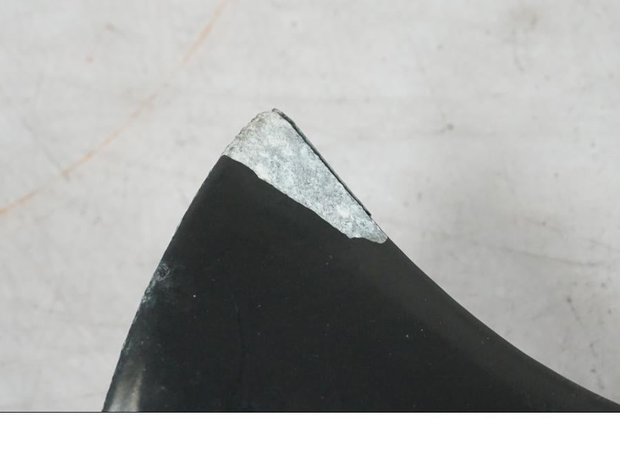 Snett uppifrån på Backspegelfäste från en Triumph Daytona 955I -2000 motorcykel.