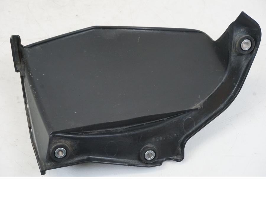 Höger sida på Svingskärm från en Yamaha YZF 1000 R1 -2009 motorcykel.