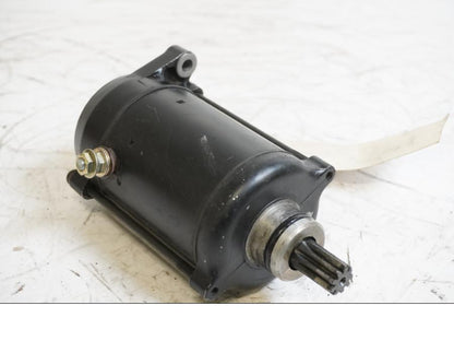 Framsidan på Startmotor från en Yamaha FZ 750 -1988 motorcykel.